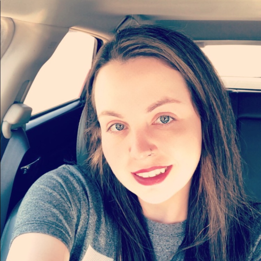 Meet your Posher, Alyssa